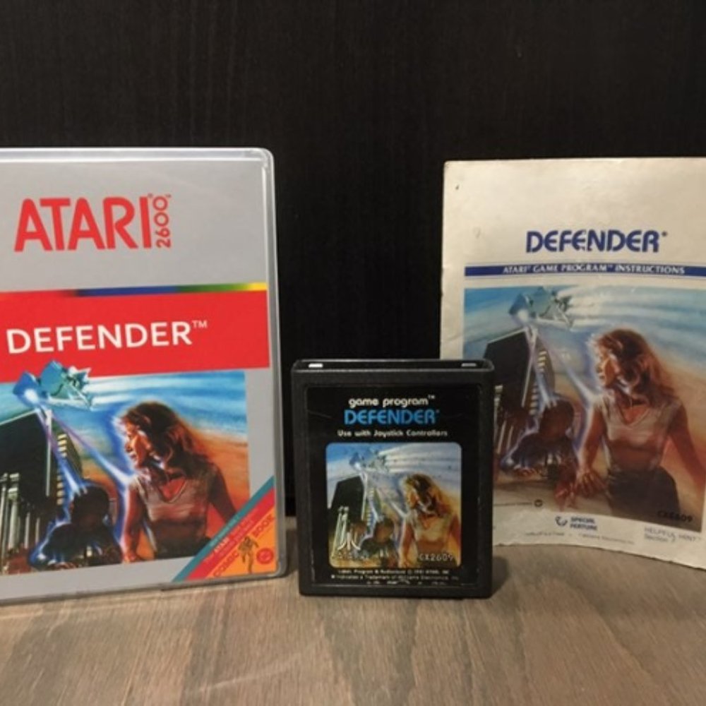 Defender Atari 2600 Game Cartridge w/ Original Manual & Custom Case CX2609